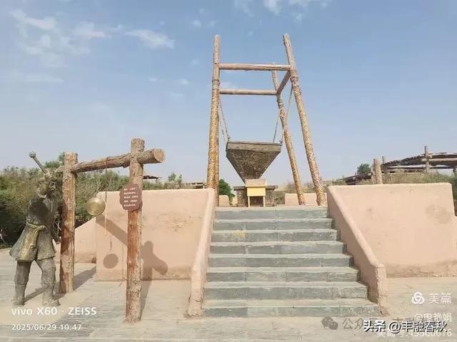 探秘新疆巴楚红海景区：自然与人文的交响｜ 申艳娟