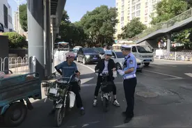 兰州公安交警雁滩大队开展电动自行车交通安全专项整治行动图片