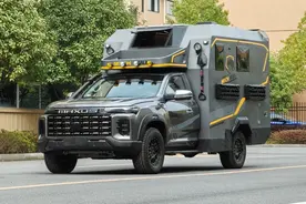 2人穿越型房车，霞客乐机甲牛表现如何？自带露台，越野强悍！图片