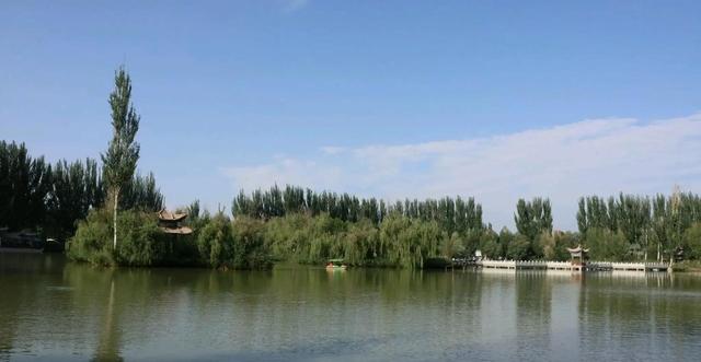 甘肃面积最大的地级市，比14个兰州，6个陇南还大，人口不足110万