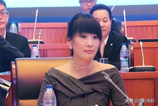 宗馥莉首度回应娃哈哈风波，三句话表明立场，难怪杜建英斗不过她
