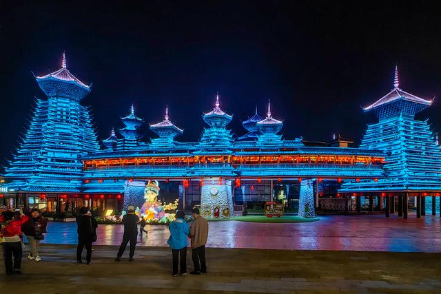 贵州贵阳：灯火映飞檐 夜景醉游人