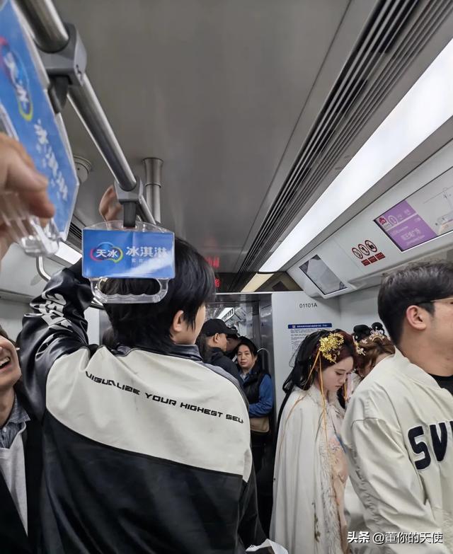 去洛阳看牡丹才发现:洛阳的地铁是给外地人修的,本地人真不咋坐