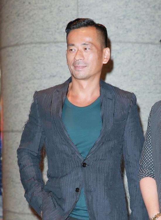 “第二代赌王”周焯华毁灭史，和那些被他睡过的女明星们！