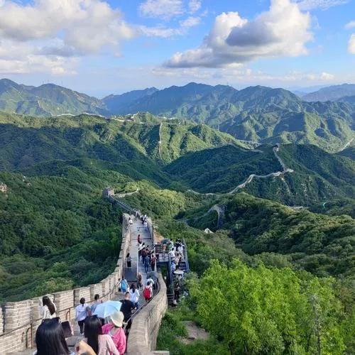 五台山悲剧：50岁高血压游客晕倒离世，多名游客跪地施救未果！
