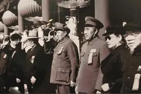 开国大典为啥没按照国际惯例鸣礼炮21响，而是28响？图片