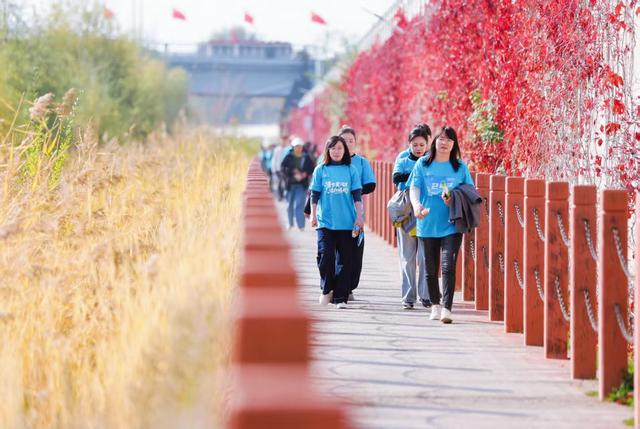 黄河风情线上的“轻量比赛”：邻里携手间，健康与温情齐飞