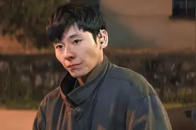 蒋奇明：曾网上卑微求职，如今作品三连爆，女友相伴7年无怨言图片