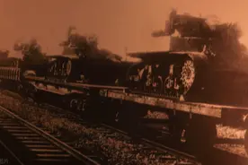 1948年11月，杜聿明途经北平，告诉傅作义：东北共军比关内要厉害图片