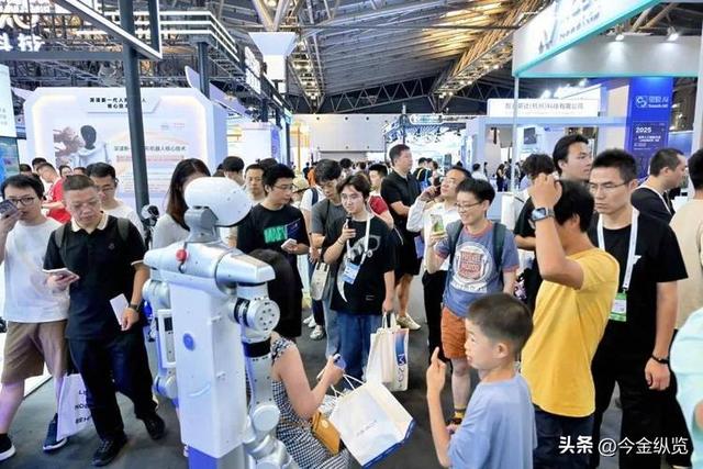 一落千丈！人形机器人订单35亿	，交付不足千台，尴尬生意谁买单？