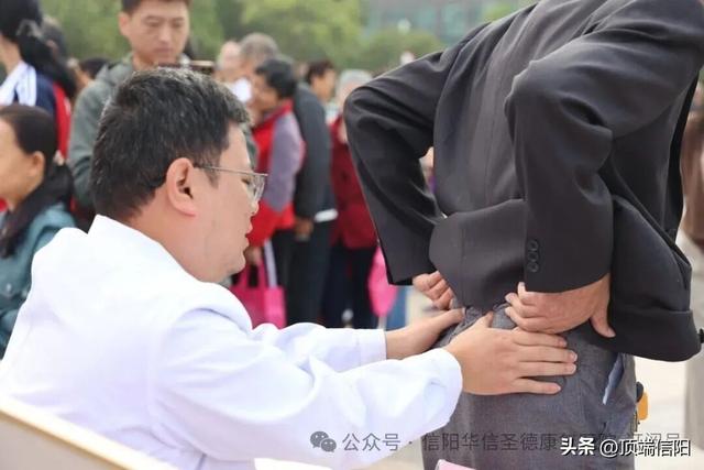 AI智能设备亮相义诊现场！信阳华信圣德康复医院参加全市大型义诊活动
