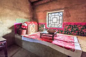 87年我夜里遇女同学洗澡溺水，她骂我心眼坏，我用两块方肉娶了她图片