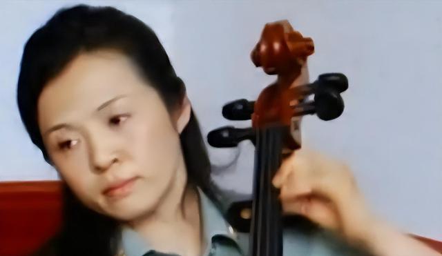 77 岁王刚的晚年：本以为有儿子能安度余生，如今却为养子操劳不停