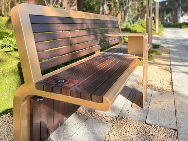 口袋公园上新！把“石库门”风情搬到街头