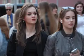 俄罗斯4女子到三亚，吃美食品美酒，直呼“不想回家”！图片