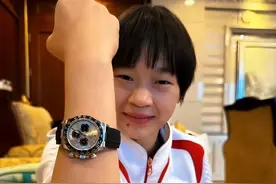 全红婵戴劳力士被网暴：杨昊辟谣‘求放过’ 她的收入消费不起？图片