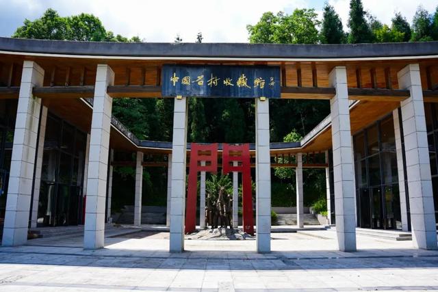 成都1.5h || 25℃天然空调+徒步避暑，这个地方带娃遛狗太绝了！
