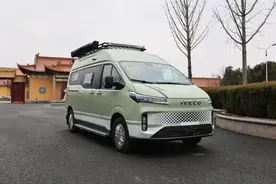 双人短途旅行房车，1.8米双人床，功能精简定价亲民图片