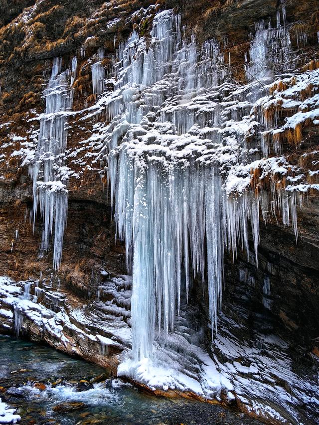 四川绵阳奇观——平武虎牙冰瀑