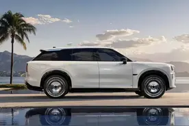 极氪9X对比领克900图片