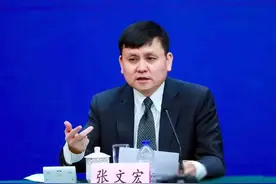 三年来，我们终于认清，张文宏这样的专家才是真专家图片