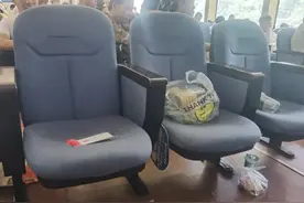 三峡游轮体验差：人挤人，缺水缺席，游客直呼失望！图片