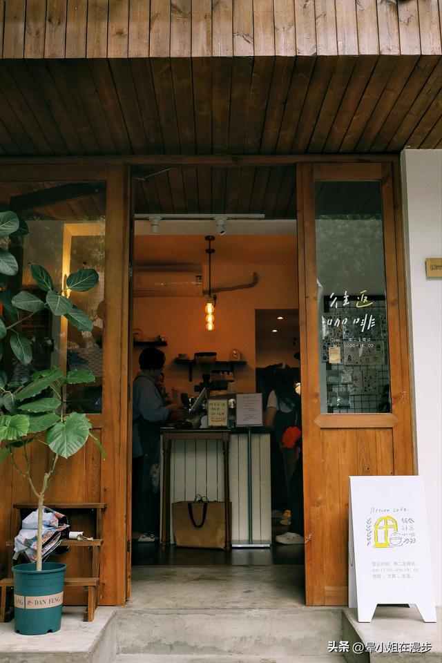 发现一条宝藏街道，被成都市井小巷里的暖灯治愈