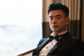 雅思退役后新变化，郑思维从商 黄雅琼任职级别超林丹！图片