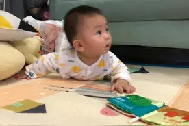 我家宝宝接种麻腮风疫苗的第十天，夜醒频繁，易哭闹，粘人图片