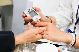 空腹糖值破7警戒？做好这6件事，血糖稳稳降下来！图片