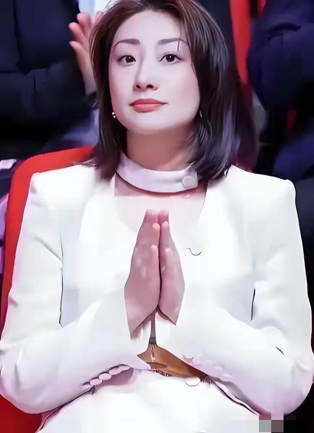 官媒发文！宗馥莉再破天花板，让亲叔宗泽后和整个商界沉默了