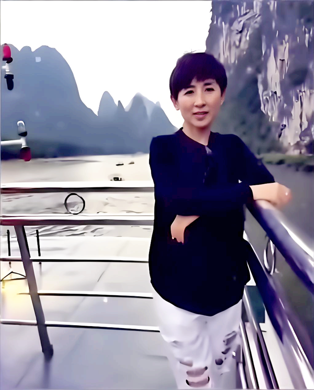 梁小龙病逝！前妻命运悲情	，但他不是负心男人，沈阳籍后妻贤惠