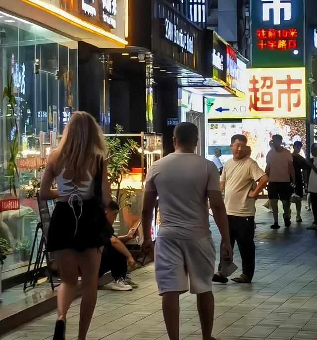 第一批挤爆广东的韩国人，优越感被彻底击碎