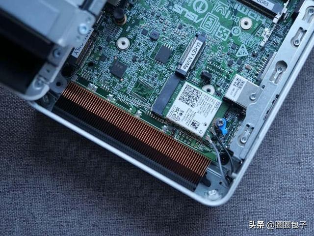 华硕NUC15Pro+小主机试玩-苹果的质感叠加Win的性能
