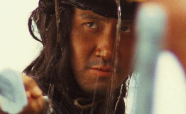 陪玩陪睡根本不够！集体开嫖、目无王法、舔手指，阴暗面藏不住了