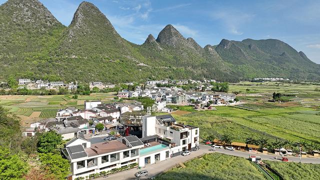 春假+清明小长假 兴义万峰林民宿多元体验成热门