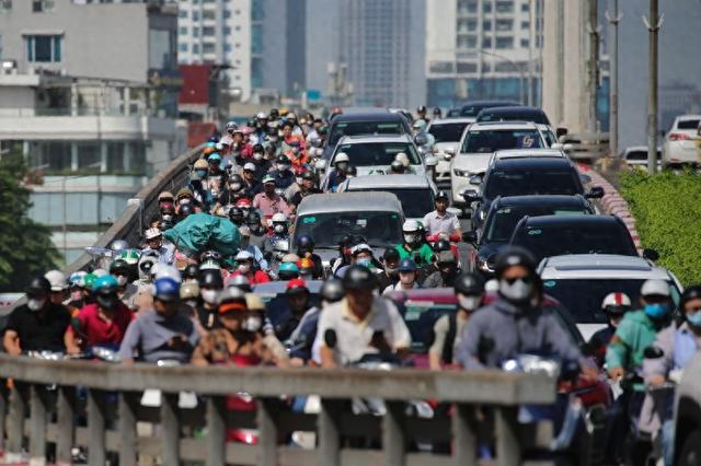首相大位还没坐热，高市早苗就收到个“噩耗	”，中国迎来绝佳时机