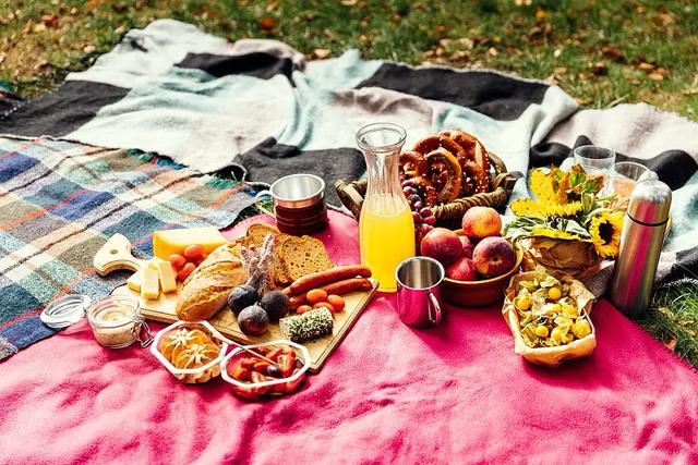 清明小长假露营刷屏：消费降级，不再执着诗和远方