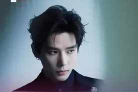 学霸主持白玉兰！王安宇接闫妮丈母娘梗图片