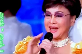李谷一的两大对手，将她们三位放一起看，网友：李谷一唱法接地气图片