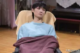 5位超女现状：李宇春身患重病，何洁卑微求上浪姐，张靓颖被骗6亿图片