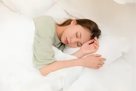 体内有癌，睡眠先知？睡觉时4种表现，可能是大病来敲门！图片