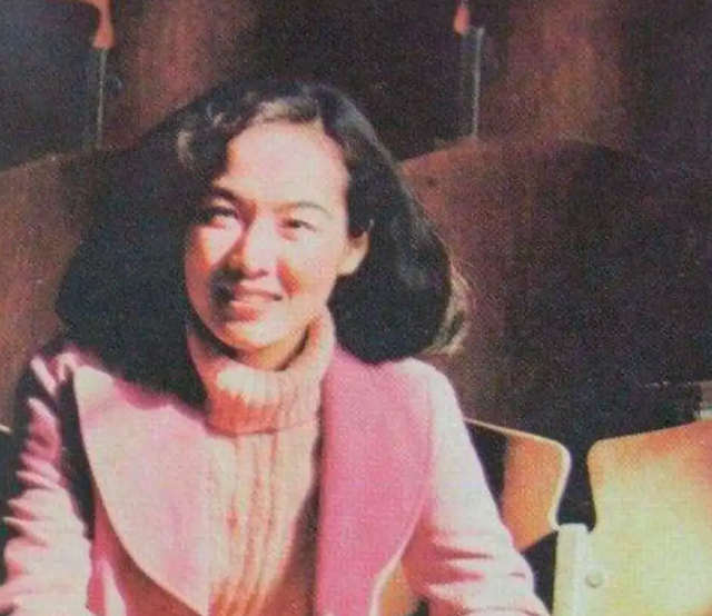 原来早已不是中国籍，被老外“玩腻”回国的郑绪岚，如今怎样了