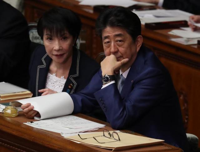 高市早苗胜出，当选日本首位女首相，外交部发出几点忠告