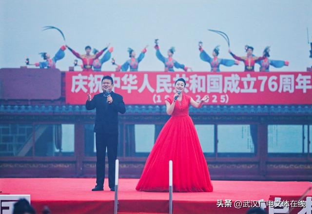 “祝福祖国 追梦东湖” 武汉东湖以水陆联动盛典喜迎双节