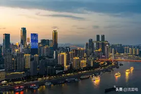 2025年，重庆市高龄养老金如何发放？老人高龄津贴又能领多少钱？图片