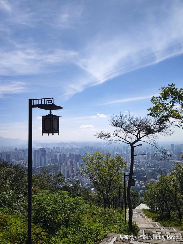 石室寻幽：岁月登山路，初心向云台