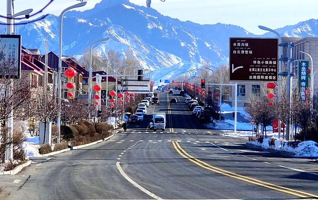 “网络大V”打卡乌鲁木齐冰雪之旅：踏雪、欢歌、共舞