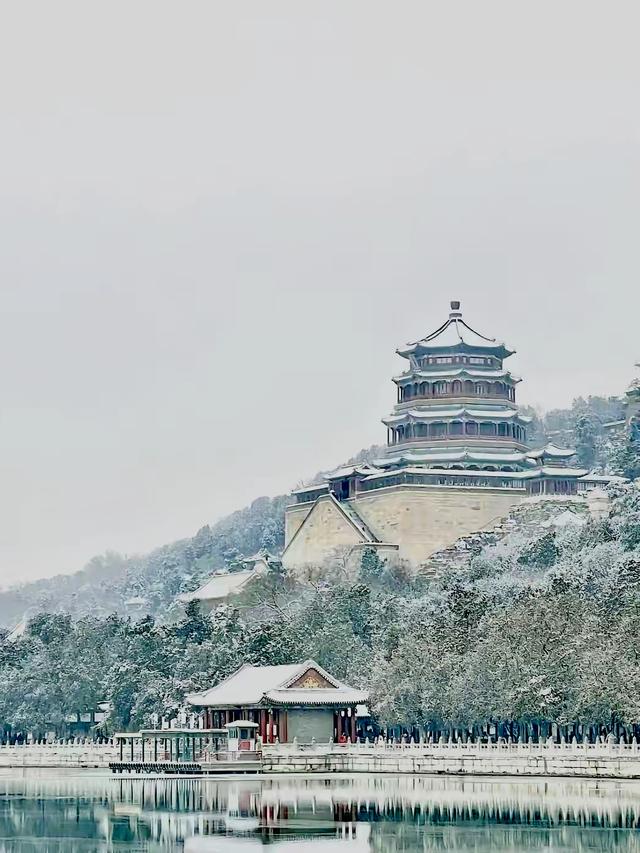 雪迎2026：颐和园又见素裹银装，半城惊鸿