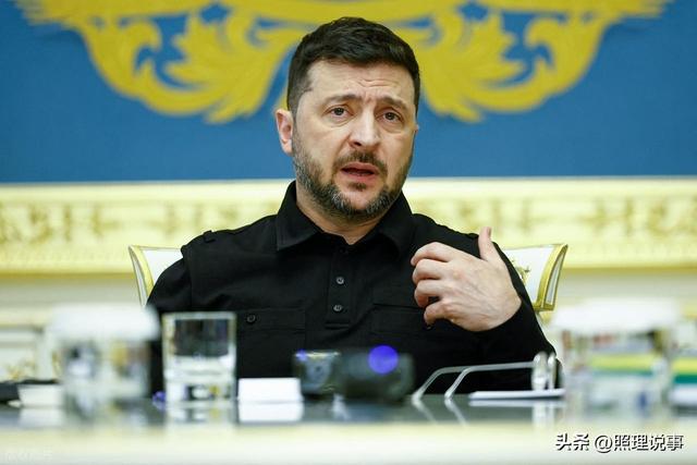 特朗普称再不给乌1分钱，泽连斯基腹背受敌，乌克兰还能撑多久？